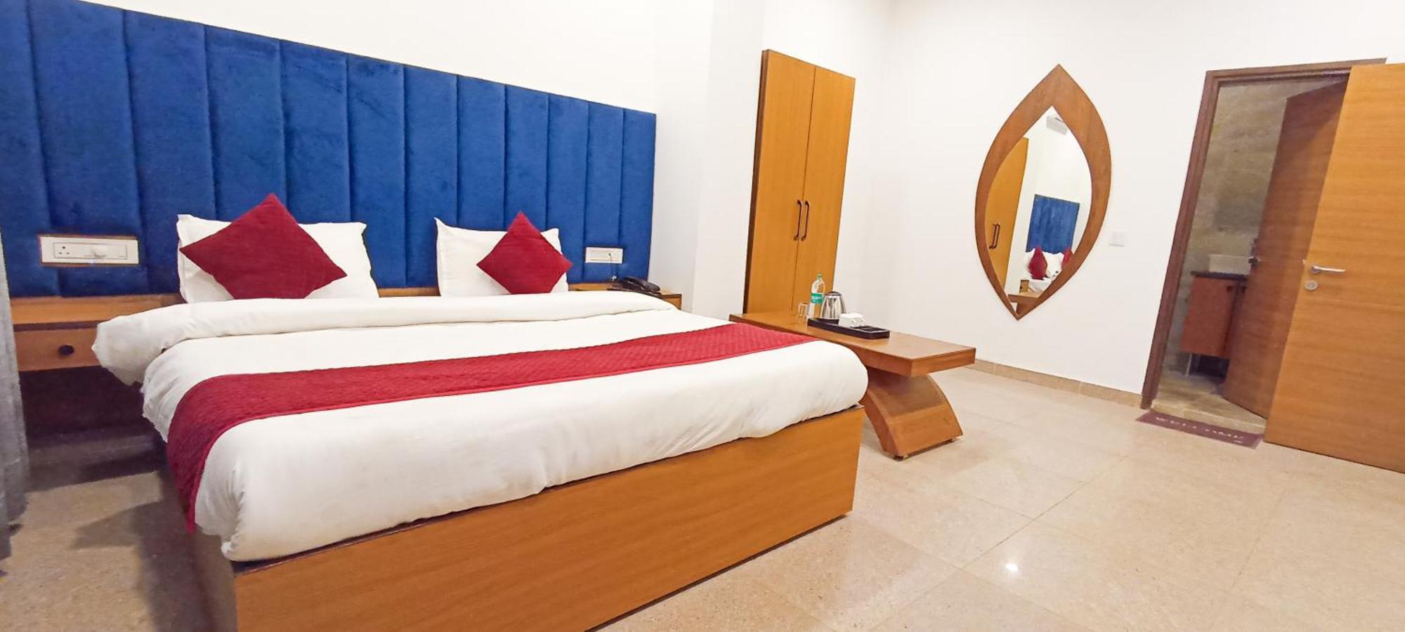 Hotel Lake View Chandīgarh Exterior foto